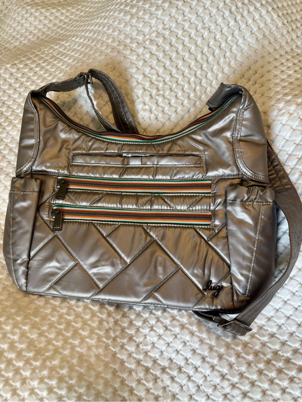 Lug Metallic Pearl Camper SE - *needs new zipper pull*
